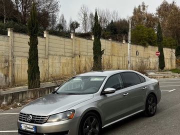 Cars: Volkswagen Passat SE Automatic