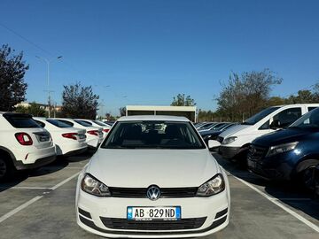 Cars: VW GOLF 7 829