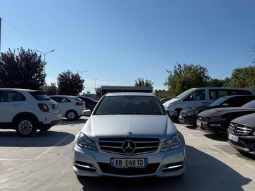 Cars: Mercedes Benz C Class 