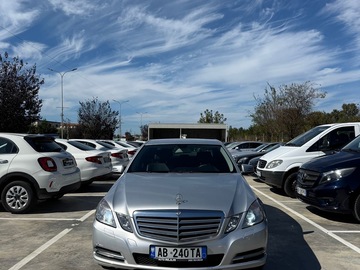 Cars: Mercedes Benz E Class 240