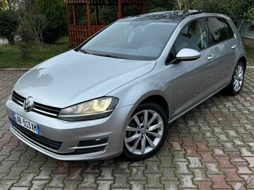 Cars: VW Golf 7 gray (L)
