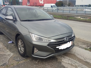 Cars: Hyundai Elantra 