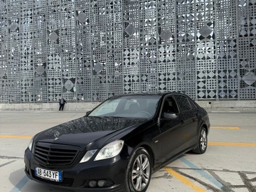 Cars: Mercedes E-class Black 