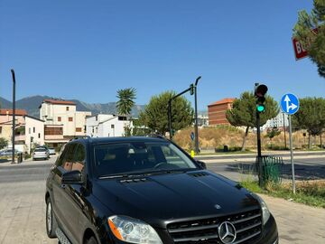 Auto: Mercedes-Benz ML350 Bluetec