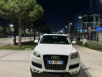 Cars: Audi Q7