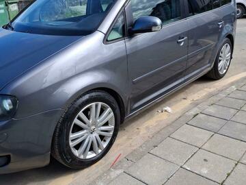 Cars: Volkswagen Touran