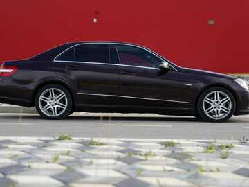 Cars: Mercedes Benz E250