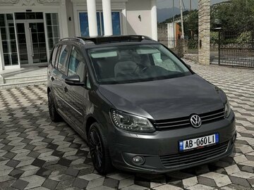 Cars: Volkswagen Touran
