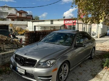 Cars: Mercedes Benz C300