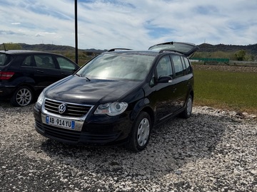 Cars: VW TOURAN 7 SEATS AUTOMAT