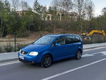 Cars: Volkswagen Touran 7 Seats Automatic