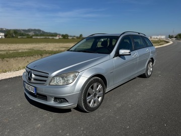 Cars: Mercedes-Benz C220