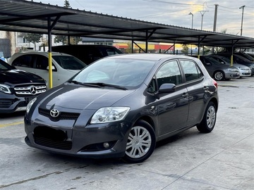 Cars: Toyota Auris