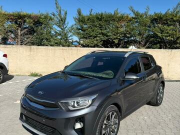 Auto:  Kia Stonic 2022 (768)