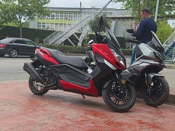 Auto: THRUST ALEXONE 