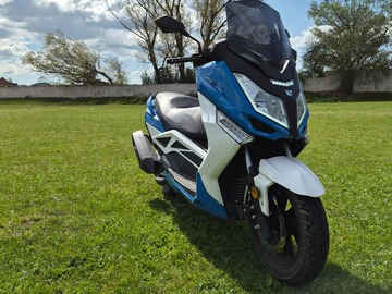 Auto: THRUST ALEXONE 