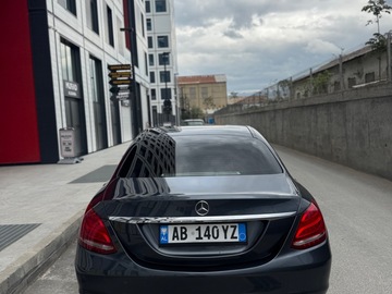 Cars: Mercedes-Benz C200
