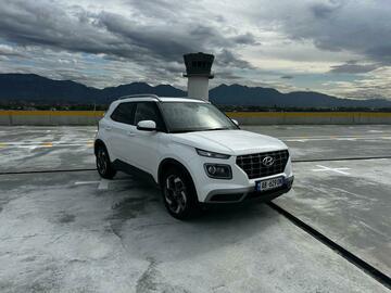 Cars: Hyundai Venue 26