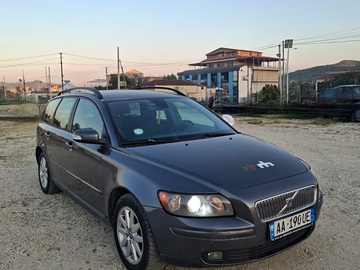 Cars: Volvo V50