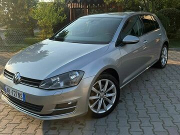 Cars: VW Golf 7 gray R