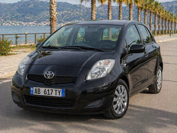 Cars:  TOYOTA YARIS new211