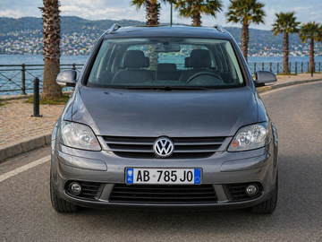 Cars: VOLKSWAGEN  GOLF 5+  785