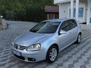 Auto: Golf 5