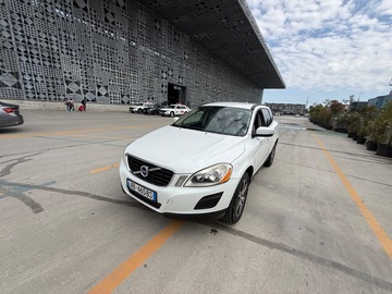 Cars: VOLVO XC60 4x4 AUTOMATIC